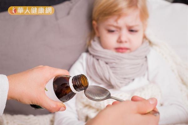 寶寶發燒要不要吃藥與溫度無關，應視發燒是否造成不舒服而決定。