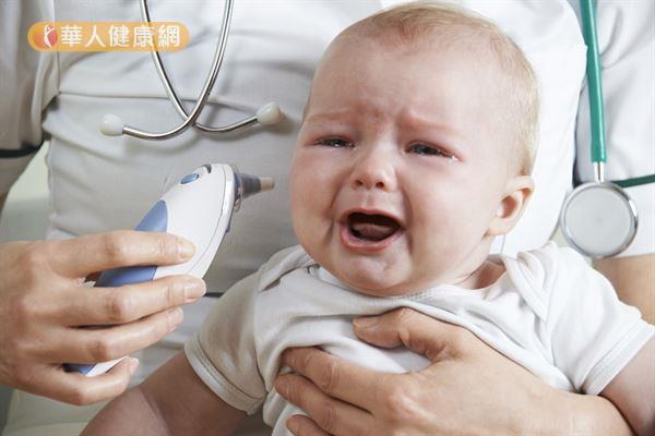 造成寶寶發燒的原因主要以「感染」為主，病毒、細菌和黴菌都可能。